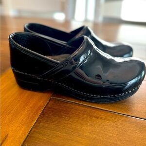 Dansko Black Patent Clogs • Size 41